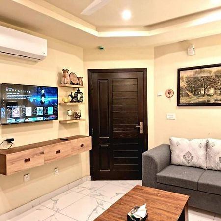 Comfortable & Lovely 1 Bed Apt In Bahria Town Равалпінді Екстер'єр фото
